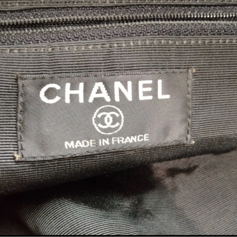 CHANEL luxurious tote